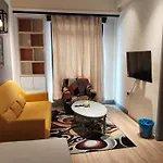 Scarletz Suite By Skyscraper